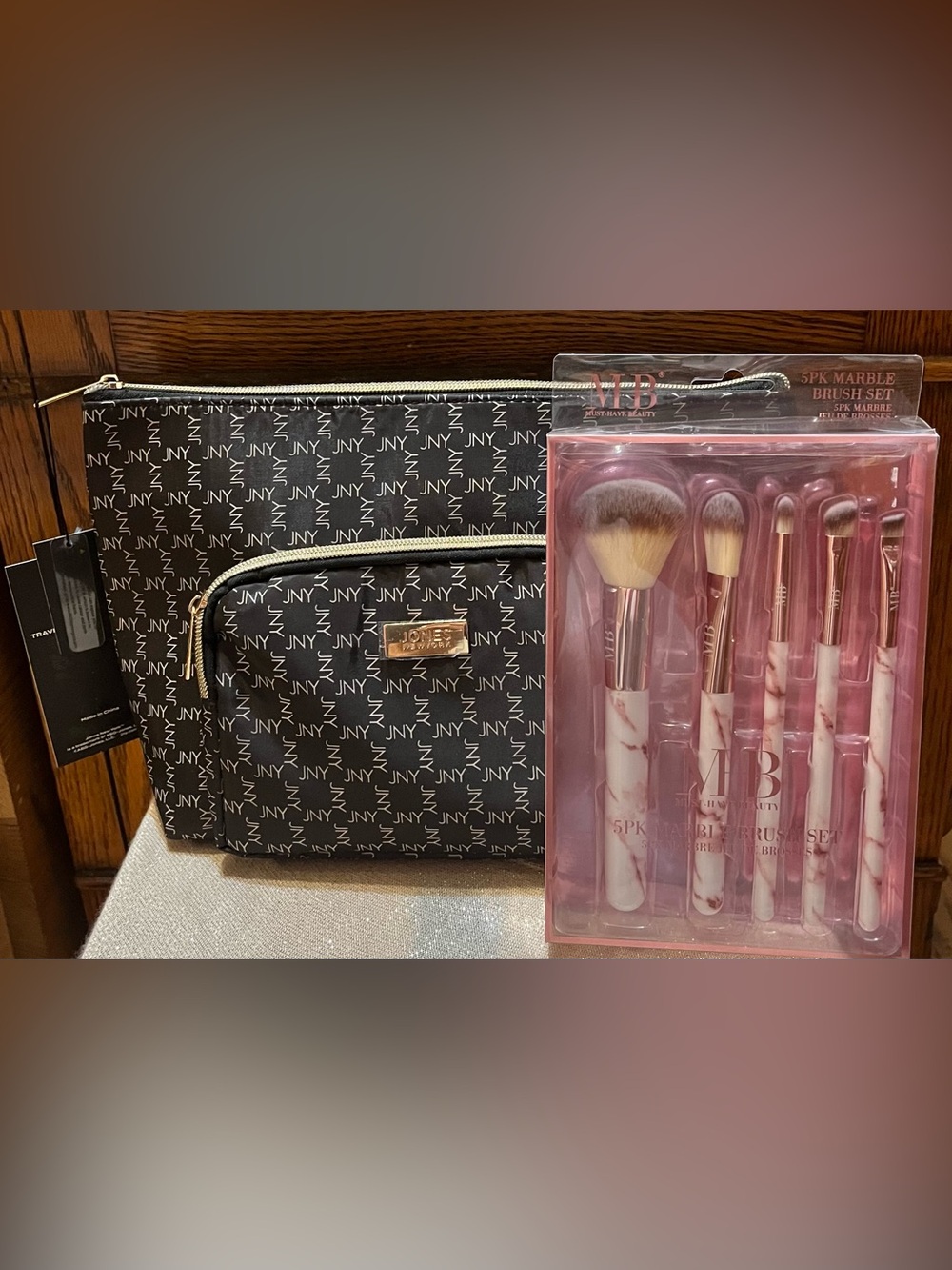 Jones New York Travel Cosmetic Bag & MHB 5PK Cosmetic Marble Brush Set NWT’s